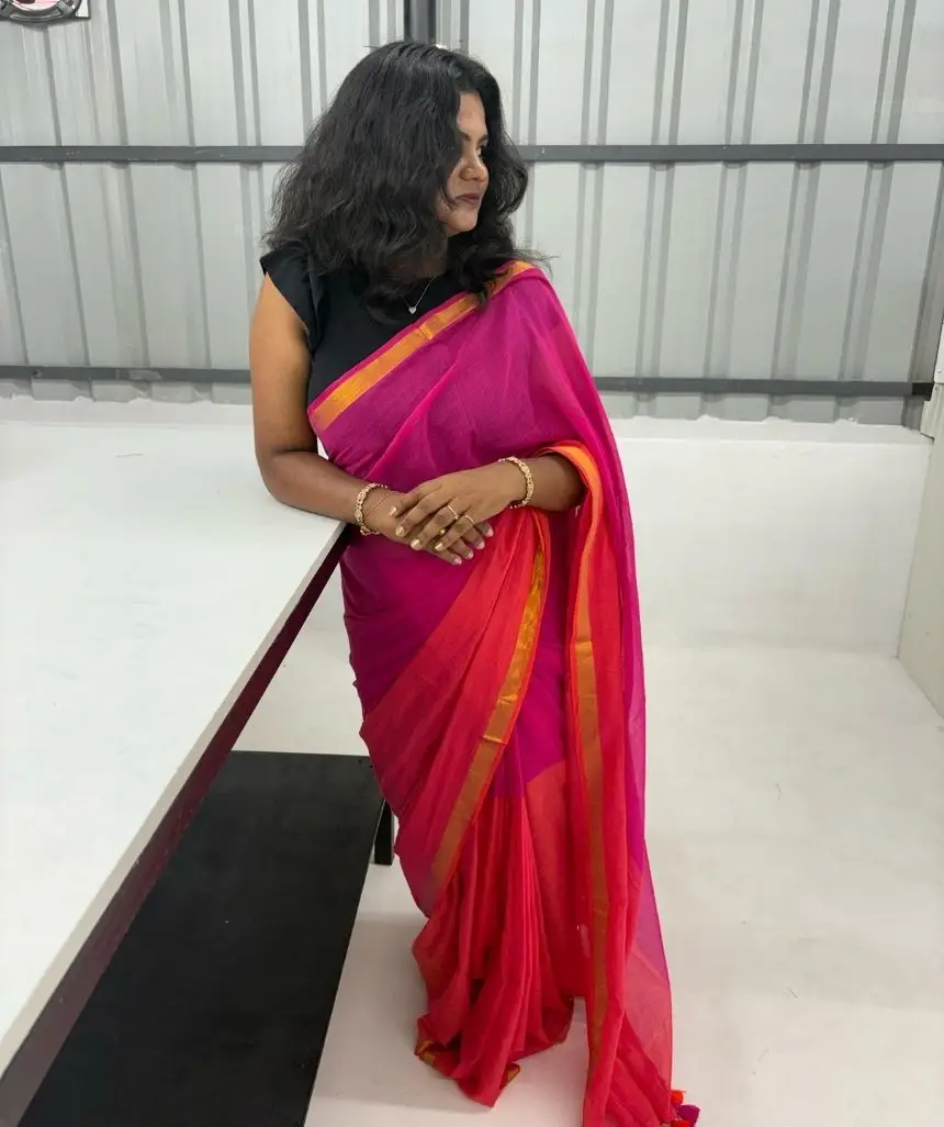 Double Colour Mulmul Cotton Saree. - Image 4
